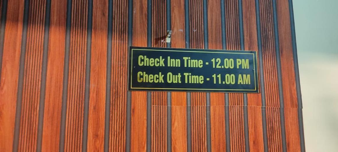 Virat Palace Hotel - Varanasi — Photos 3